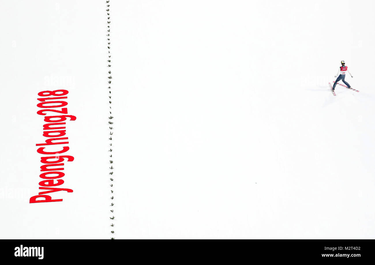Pyeongchang, Südkorea. 8 Feb, 2018. Antti Aalto von Finnland konkurriert während der Männer Normal Hill individuell qulification runde Ski an die 2018 PyeongChang Winter-olympischen Spiele Springen, Südkorea, 8. Februar, 2018. Credit: Li Gang/Xinhua/Alamy leben Nachrichten Stockfoto