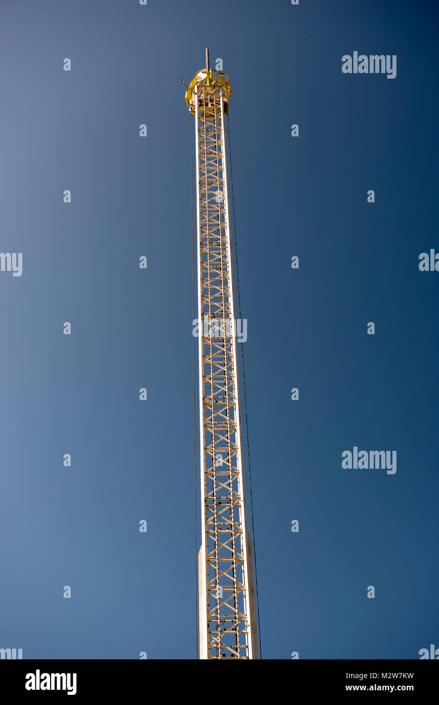 Free Fall Tower Ky Fallen Auf Dem Oktoberfest Munchen Stockfotografie Alamy