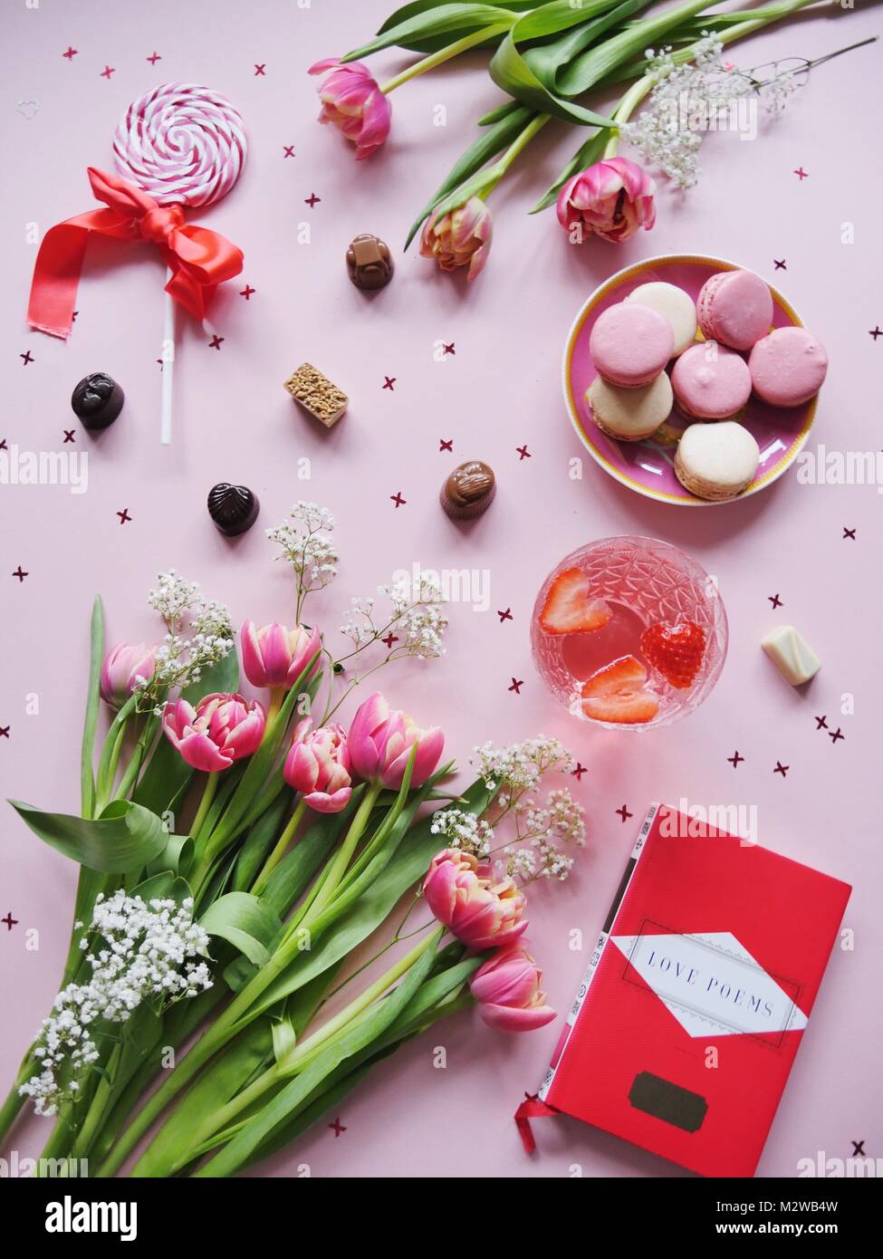 Valentines oder Galentines Flatlay Stockfoto