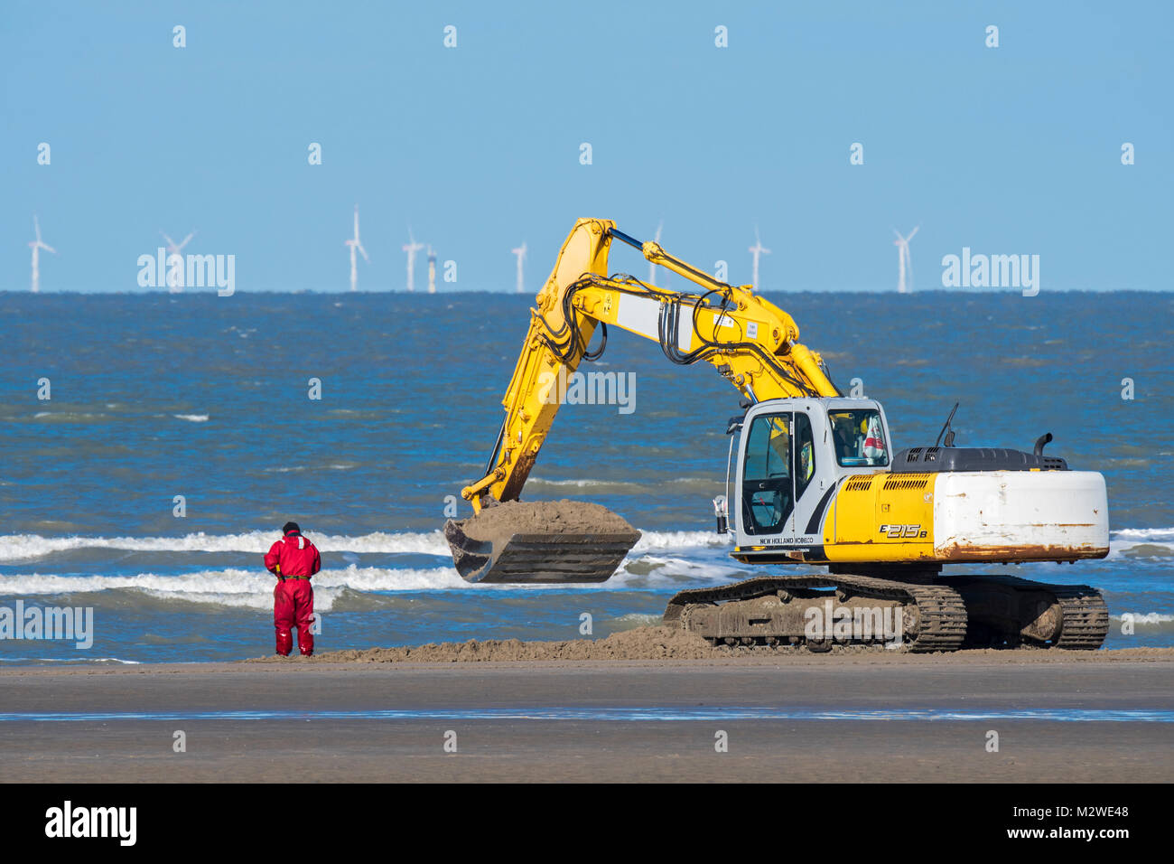 ADEDE Suchen & Recovery Team für Deutsche WWII Minen und Blindgängern auf Strand zwischen Wenduine und De Haan, West-Flandern, Belgien suchen Stockfoto