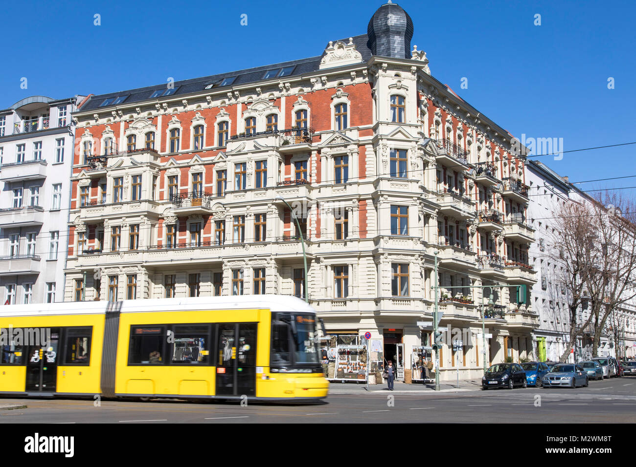 Alte Fassade eines Gebäudes, an Senenfelder Straße, Berlin Prenzlauer Berg, Deutschland Stockfoto