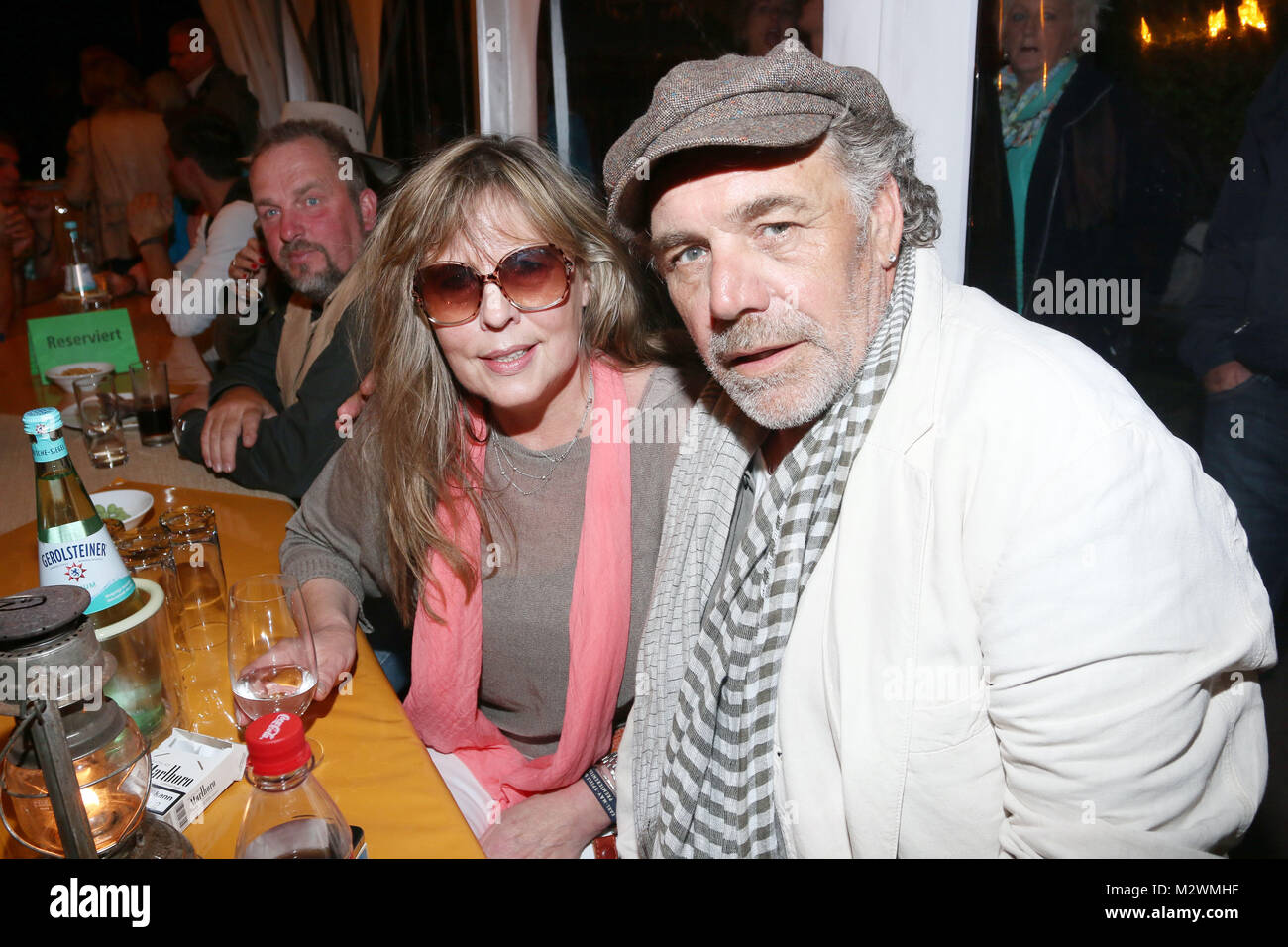 Christian Kohlund Elke Tochter Francesca Karl May Festspiele Premiere Bad Segeberg 28 06 2014 Stockfotografie Alamy
