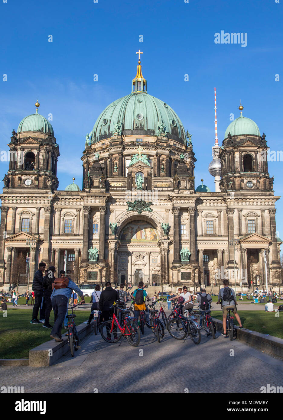 Der Berliner Dom auf der Spree, Stadtrundfahrt, Berlin Deutschland Stockfoto