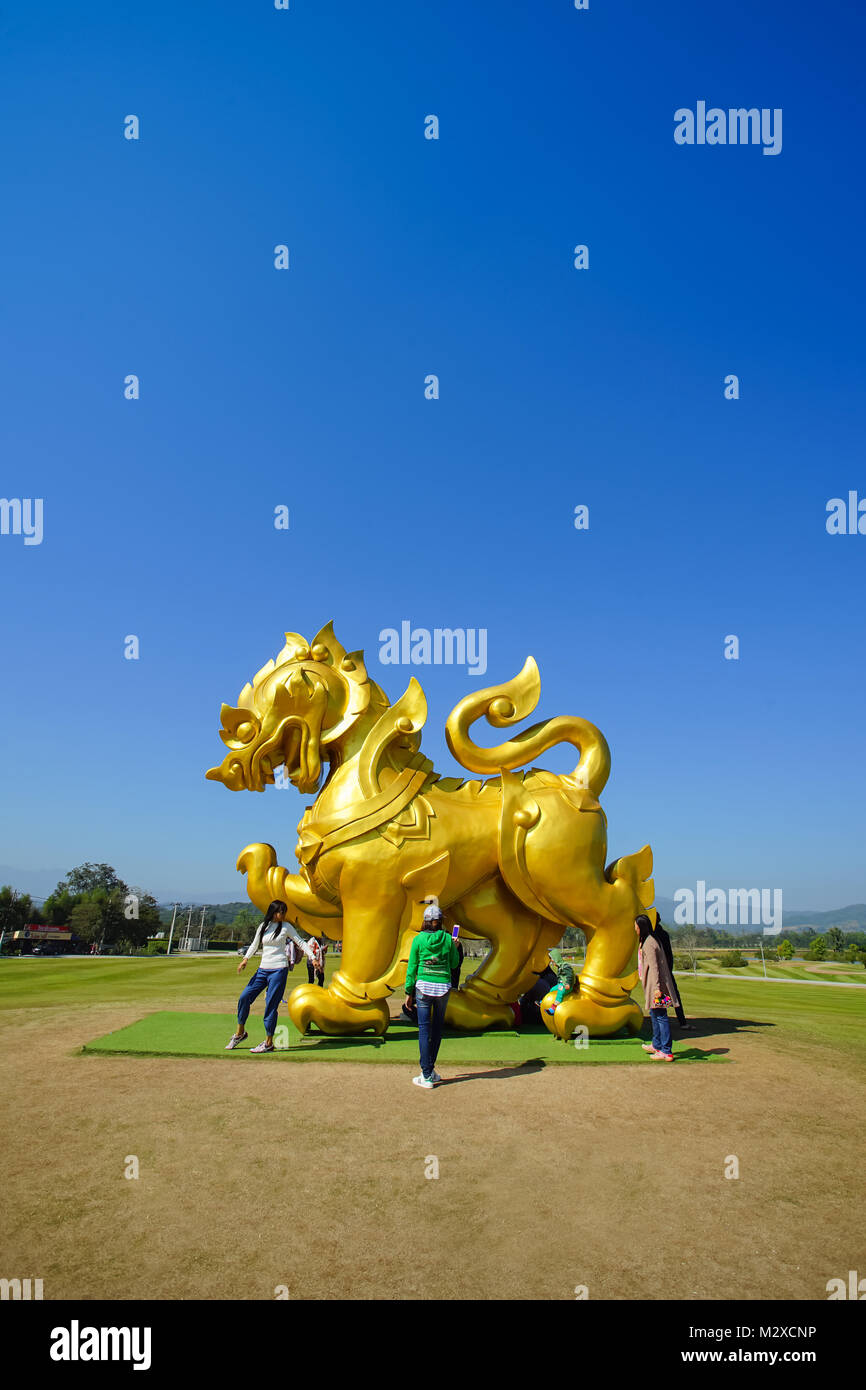 CHIANG RAI, THAILAND - Dezember 23, 2017: Singha Abbildung in Singha Park, Chiang Rai. Diese Zahl ist ein Wahrzeichen von Singha Park und dem berühmten Platz für Chia Stockfoto