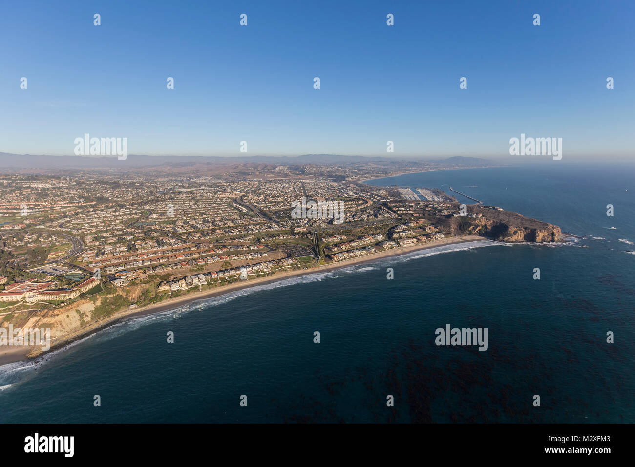Luftaufnahme von Dana Point in Orange County an der Küste von Kalifornien. Stockfoto