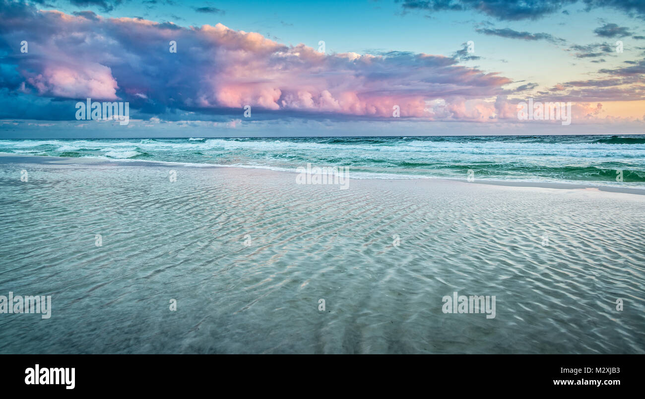 Destin Strand bei Sonnenuntergang Stockfoto