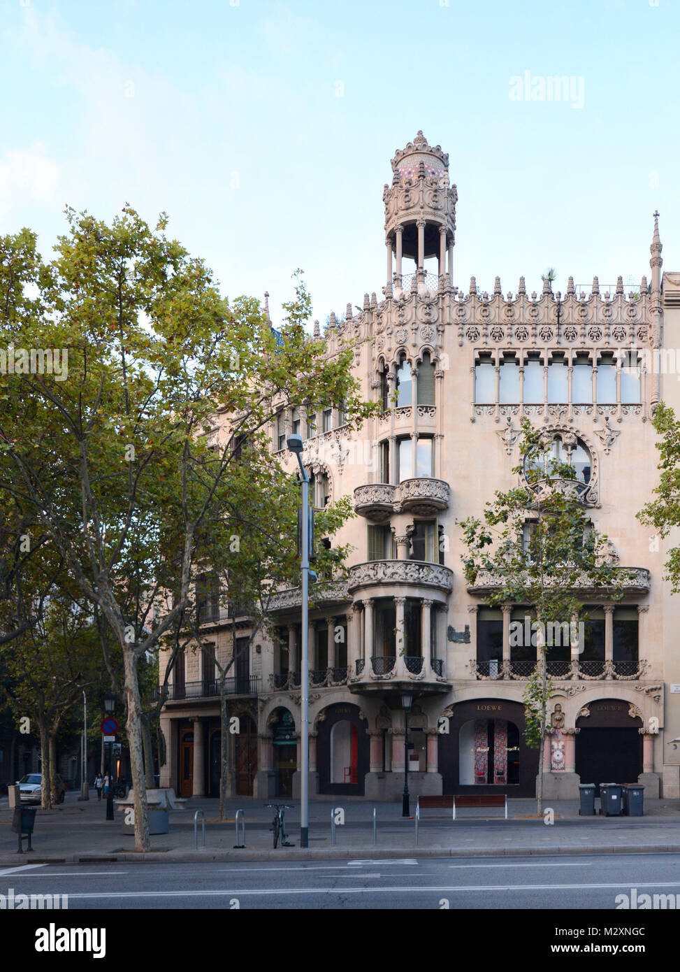 Barcelona, Spanien, Katalonien, dem Casa Lleó-Morera im Boulevard Passeig de Gracia in Barcelona in linearer Darstellung, Streetline multi Perspektive Fotografie, Detail des Panorama. Stockfoto