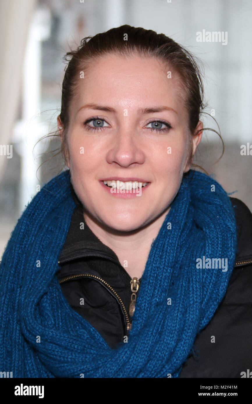 edina mller rollstuhlbasketball sportler auf der olympia barkasse im rahmen der bewerbung von hamburg fr die olympischen spiele barkassen meyer - Mller Bewerbung edina mller rollstuhlbasketball sportler auf der olympia barkasse im rahmen der bewerbung von hamburg fr die olympischen spiele barkassen meyer - Mller Bewerbung