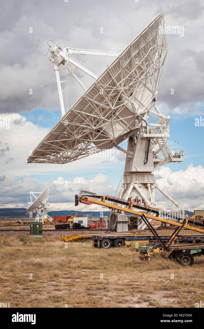 Sehr große Reihe (VLA) Radioteleskope an der National Radio Astronomy Observatory in Socorro, New Mexico. Stockfoto