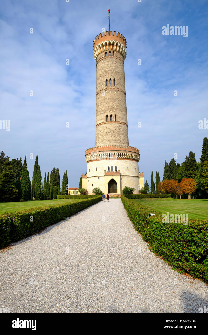 Der Turm von San Martino della Battaglia erinnert an die Schlacht von Solferino, 24. Juni 1859. Brescia, Lombardei, Italien Stockfoto