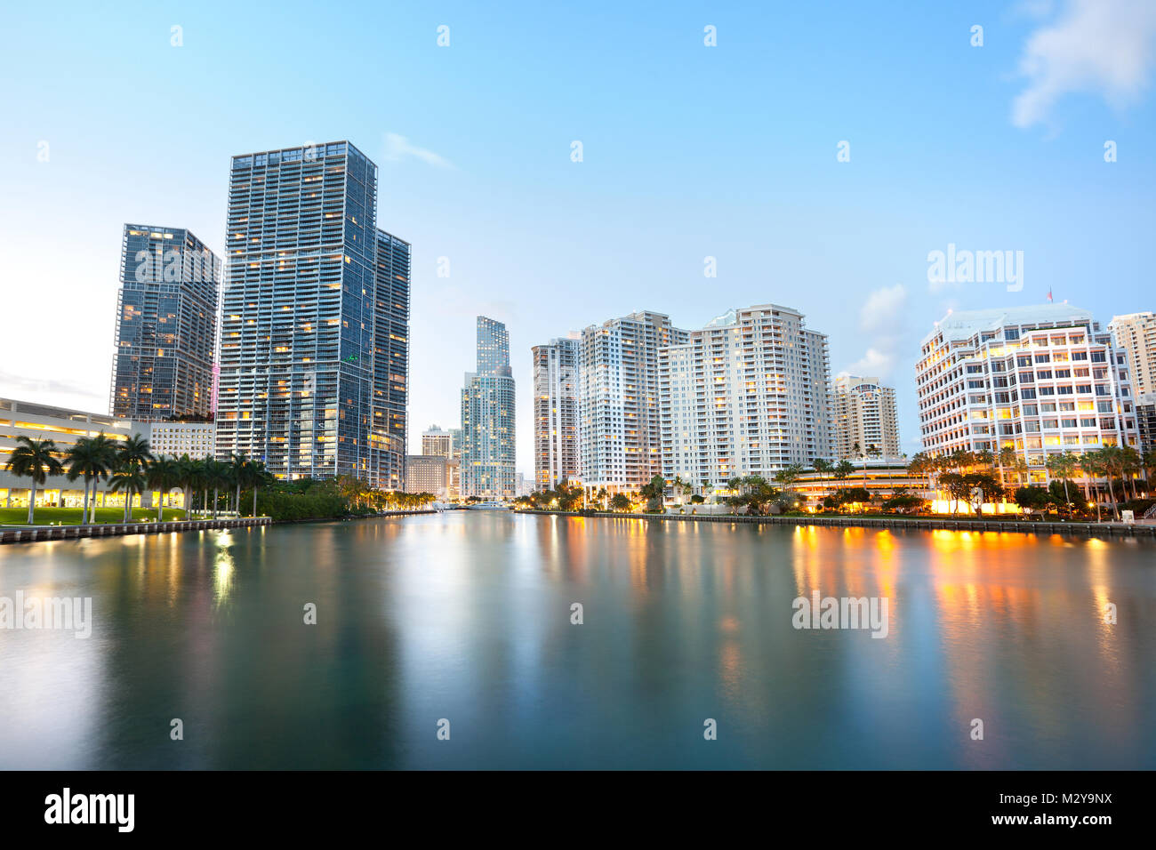 Innenstadt und Immobilien Entwicklungen auf Brickell Key, Miami, Florida, USA Stockfoto