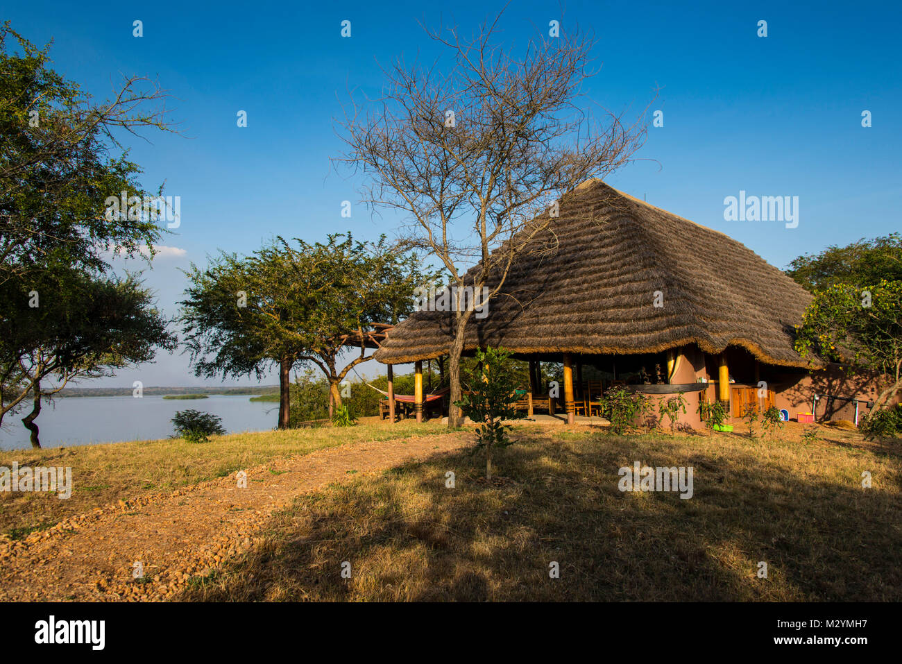 Restaurant eines Luxushotels mit Blick auf den Nil, Murchison Falls Nationalpark, Uganda, Afrika Stockfoto