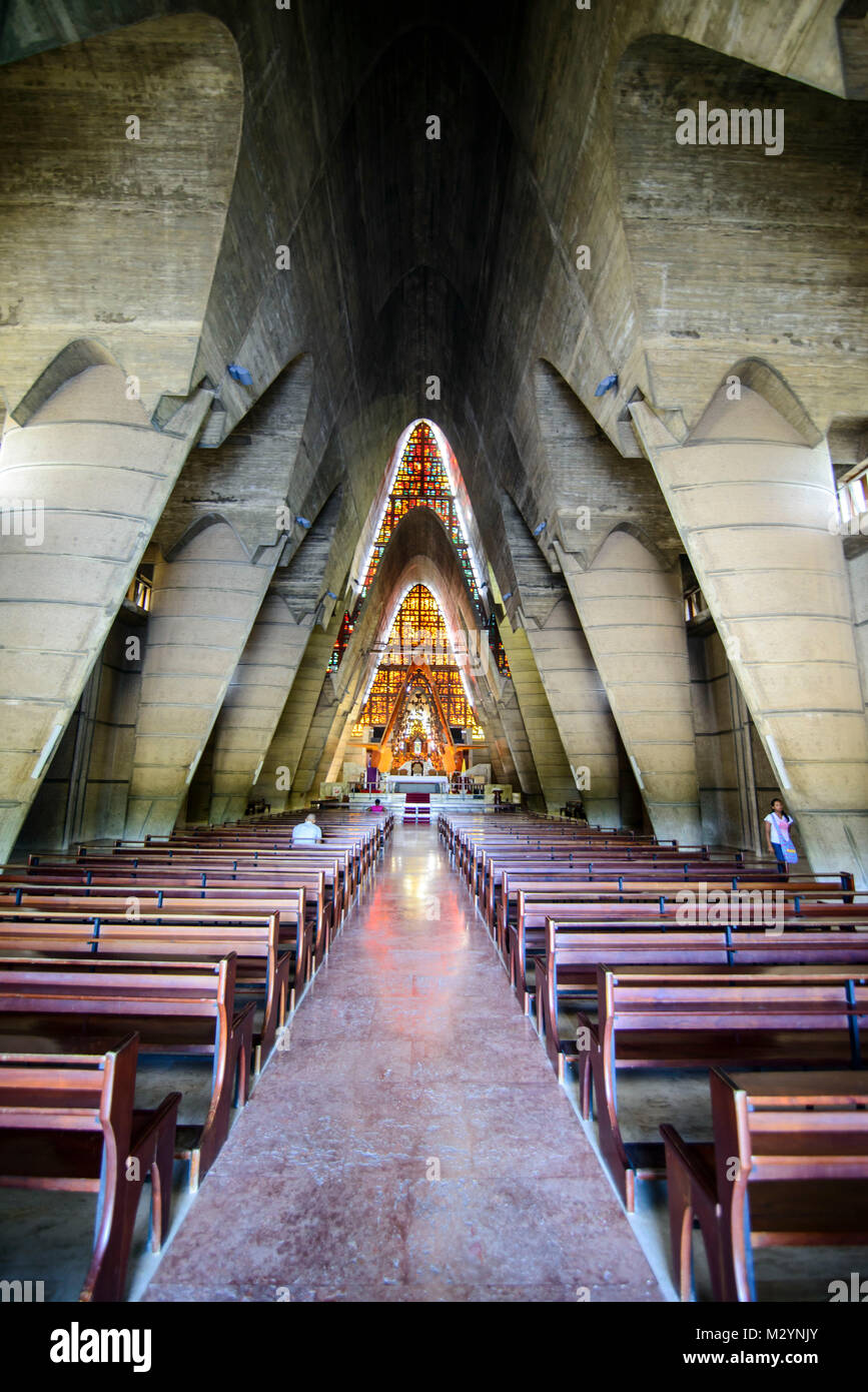 Glasmalereien in der Basílica Catedral Nuestra Señora de La Altagracia von Higuey, Dominikanische Republik Stockfoto