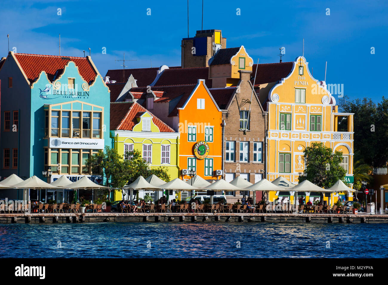 Die niederländische Häuser an der Sint Annabaai in Wilemstad Stadt, der Hauptstadt von Curacao, Niederländische Antillen, ABC-Inseln, Karibik Stockfoto