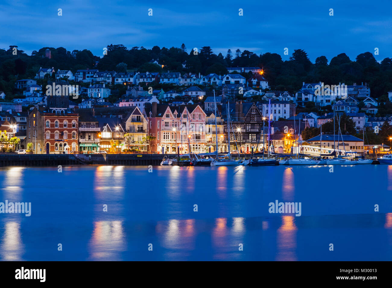 England, Devon, Dartmouth, Fluss Dart und Dartmouth Skyline Stockfoto