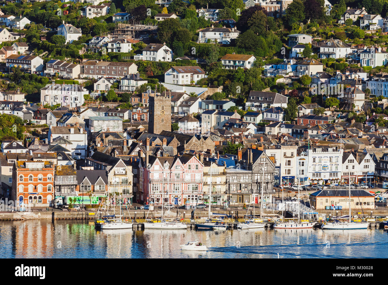 England, Devon, Dartmouth, Fluss Dart und Dartmouth Skyline Stockfoto