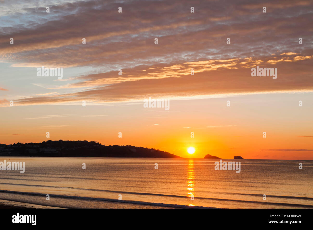 England, Devon, Torquay, Sonnenaufgang über Torbay Stockfoto