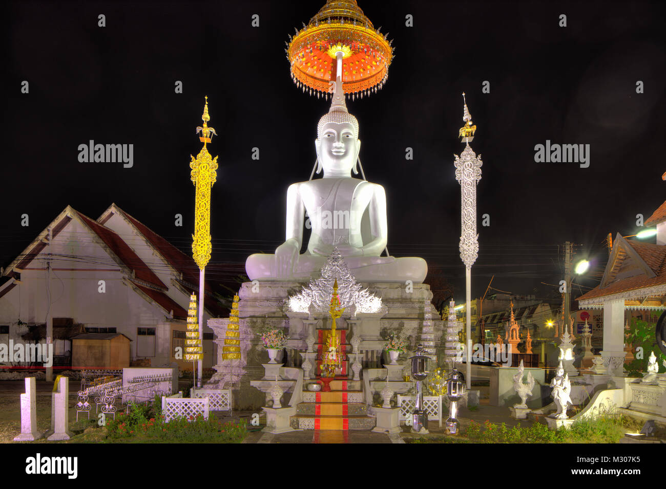 Weißer Buddha Statue in Thailand, Südostasien Stockfoto