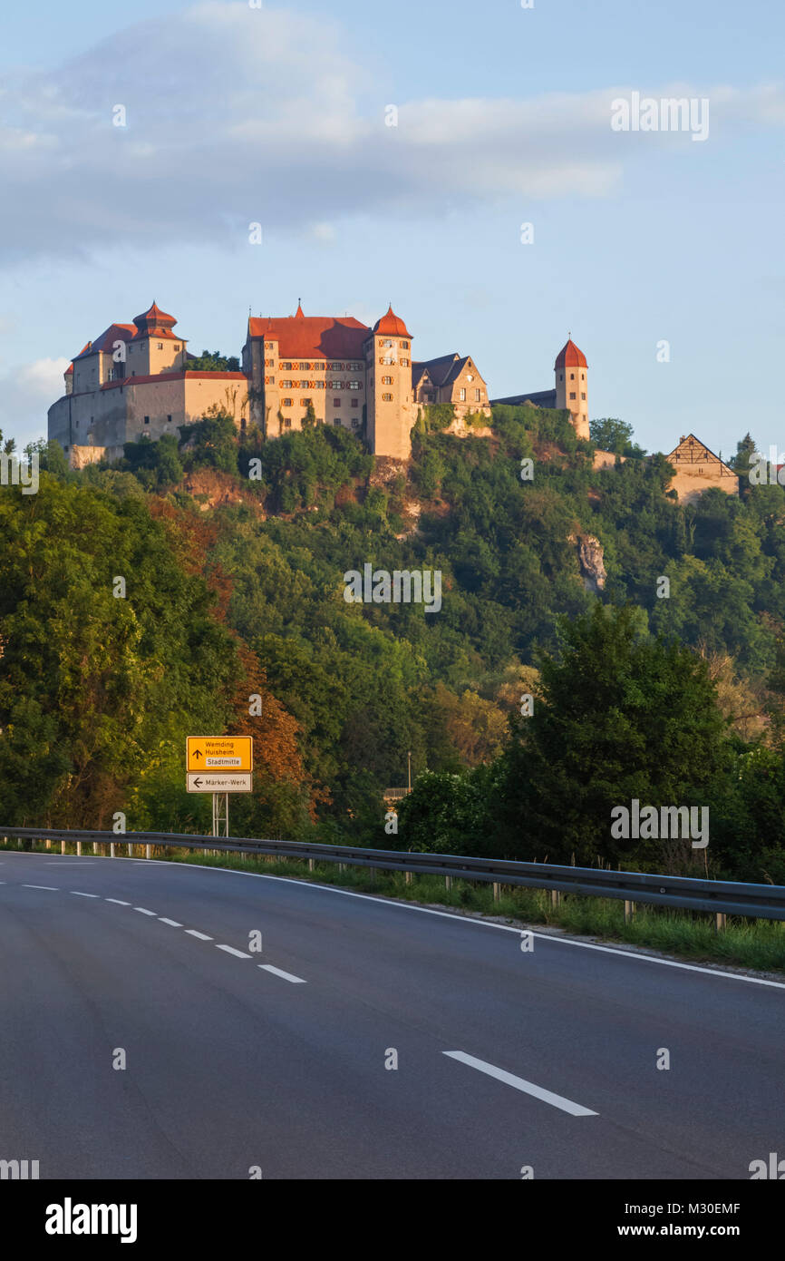Germany, Bavaria, Romantic Road, Harburg, Empty Road and Harburg Castle Stockfoto