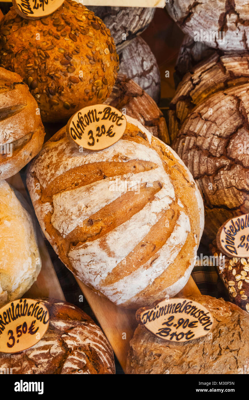 Deutschland, Bayern, Romantische Straße, Rothenburg, Bäckerei Brot Anzeige Stockfoto