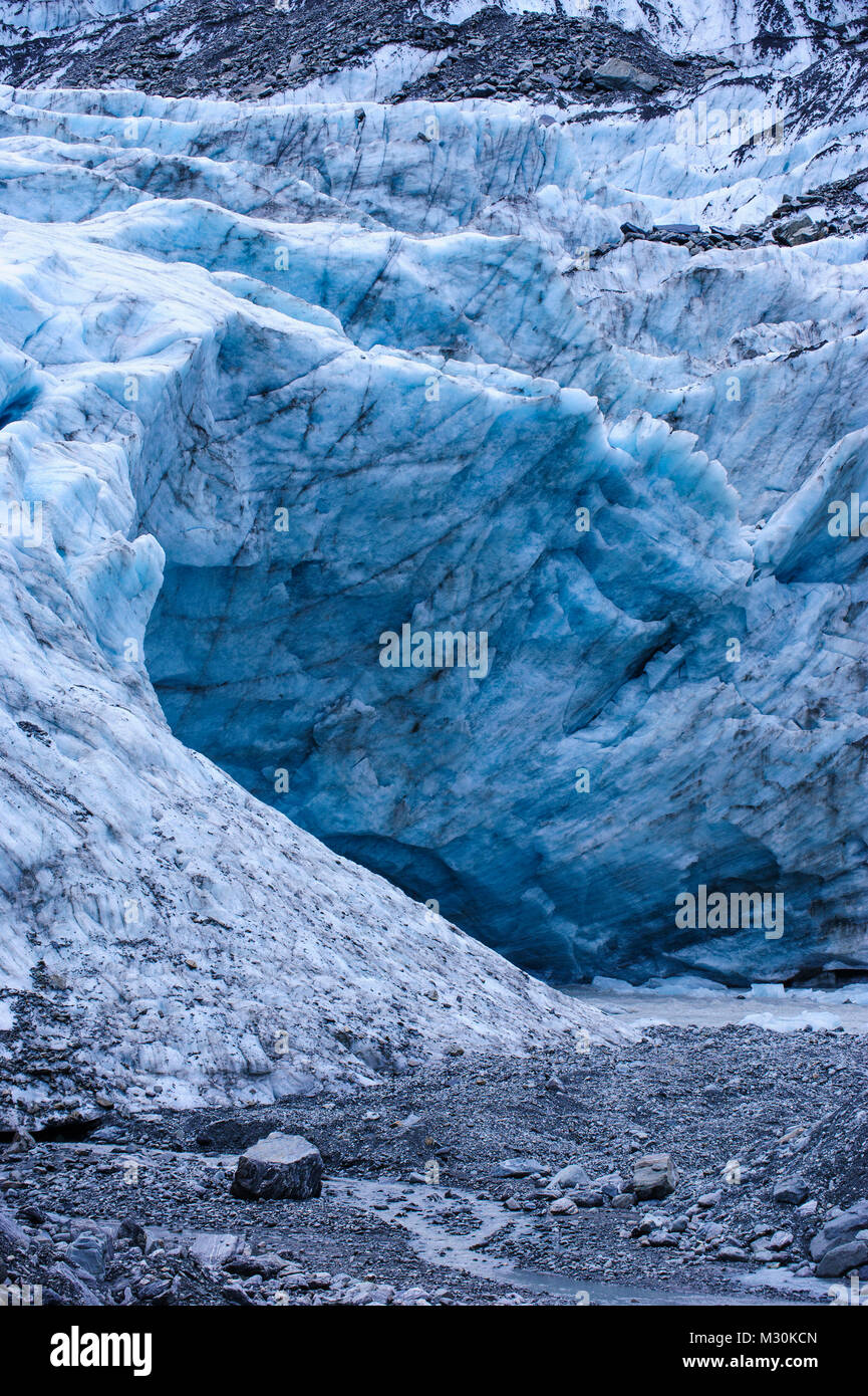 Glazialen Abfluss von Fox Glacier, South Island, Neuseeland Stockfoto