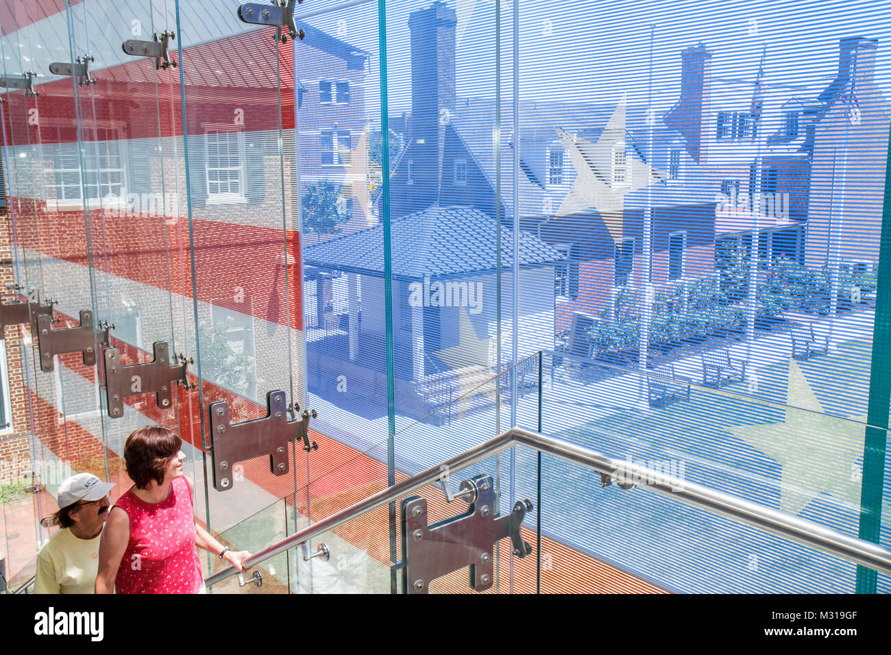 Baltimore Maryland, East Pratt Street, Star Spangled Banner Flag House, Museum, Geschichte, innen, Treppen, Glasfassade, Mann Männer männlich, Frau weiblich wome Stockfoto