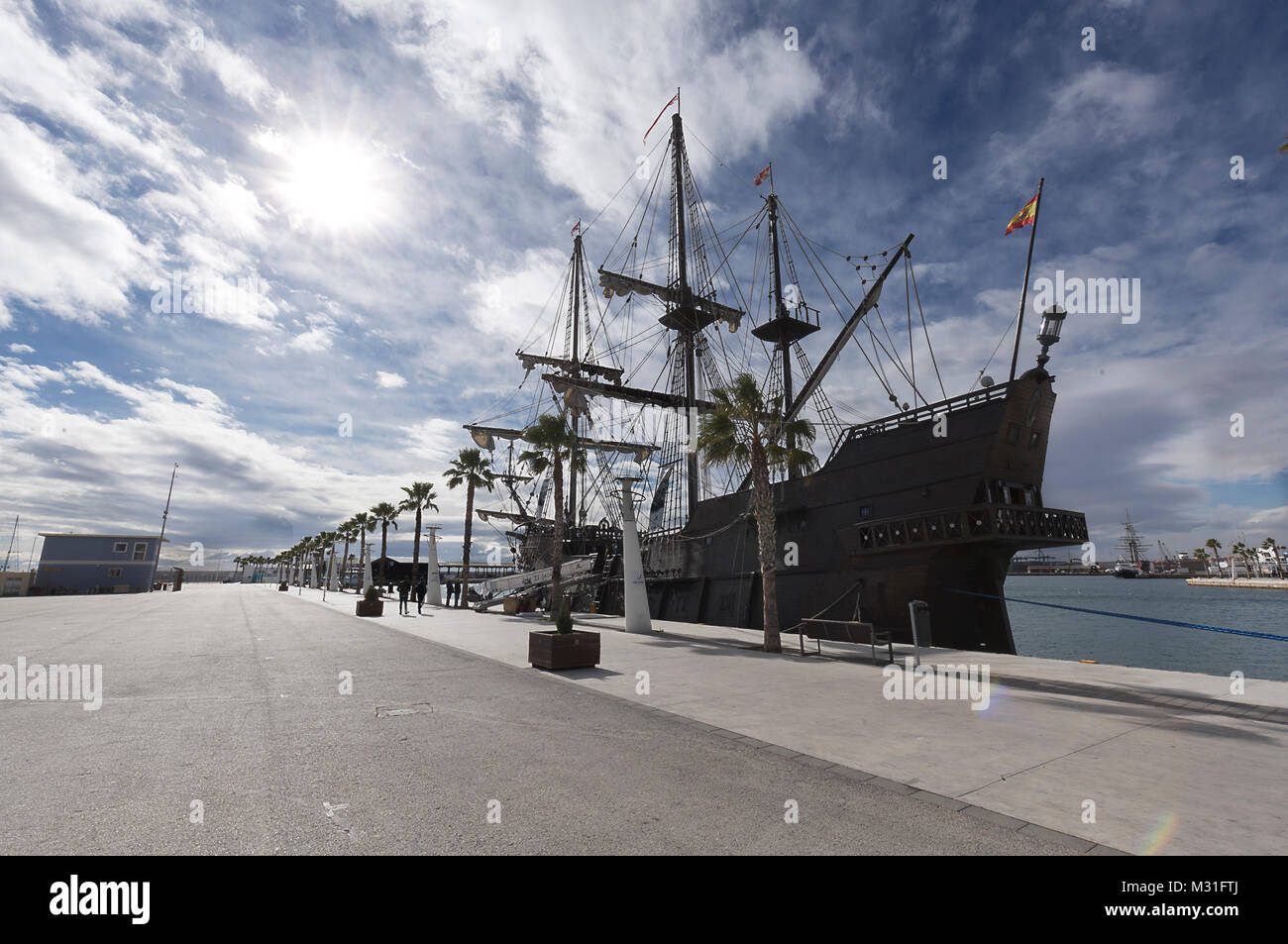 Alicante, Spanien. Januar 26, 2018: Verankerung der Galeon im Hafen von Alicante ein Replikat der spanischen Galeonen, die mit Amerika gehandelt Stockfoto