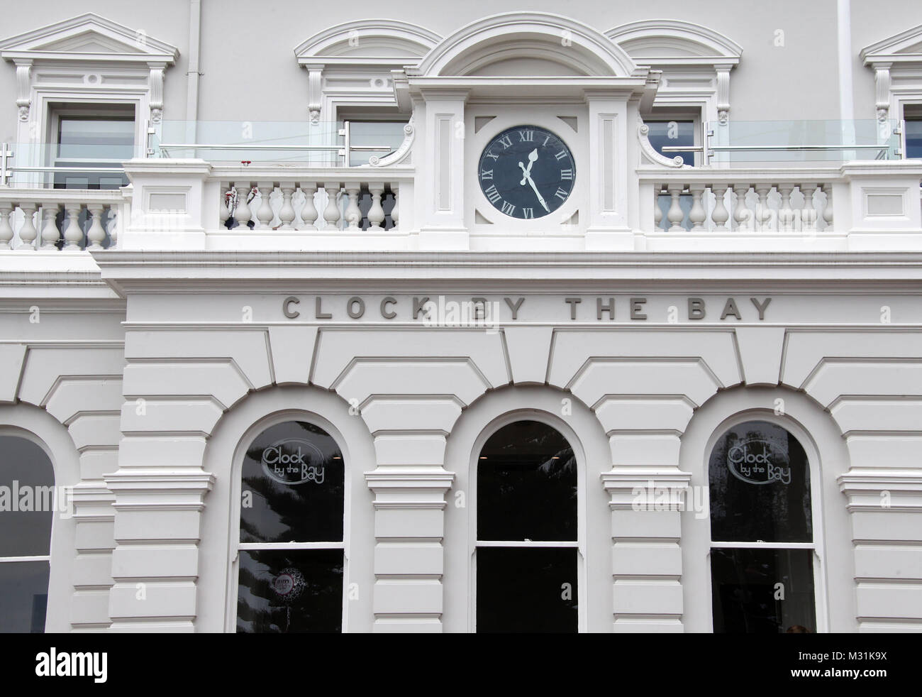 Uhr durch das Bay Restaurant an der Portland in Victoria. Stockfoto
