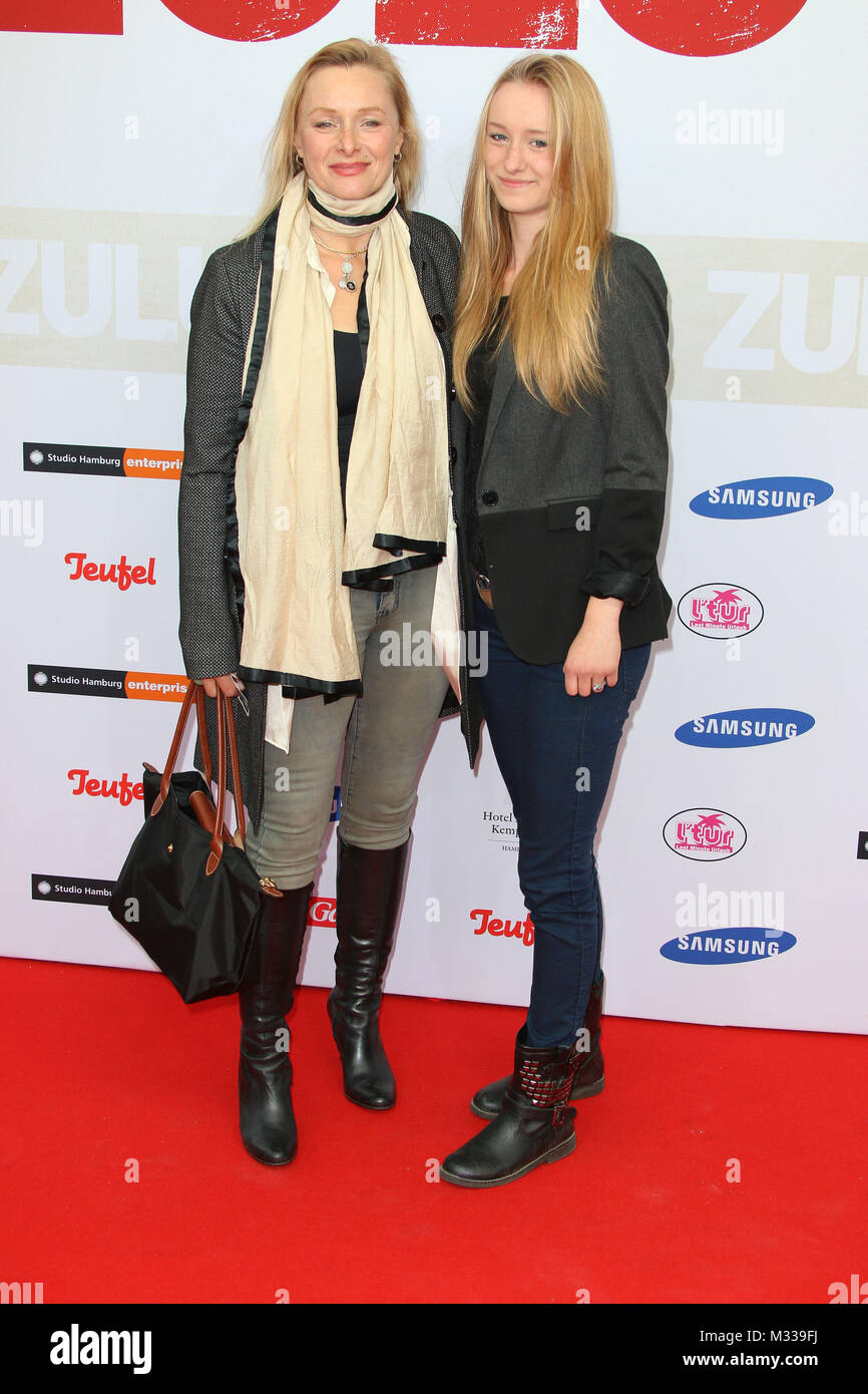 Marita Marschall mit Tochter Zoe, Premiere des Films "Zulu" im Cinemaxx Dammtor, Hamburg, 05.05.2014 Stockfoto
