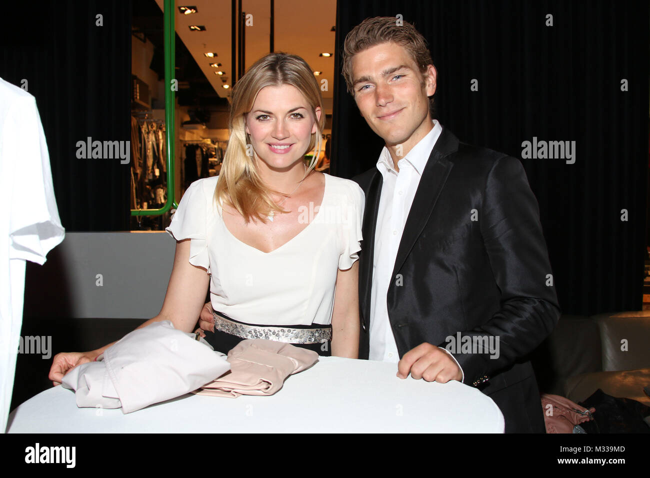 Nina Bott & Freund Benjamin Baarz, 'Talent', Entwuerfe von Nachwuchs ...