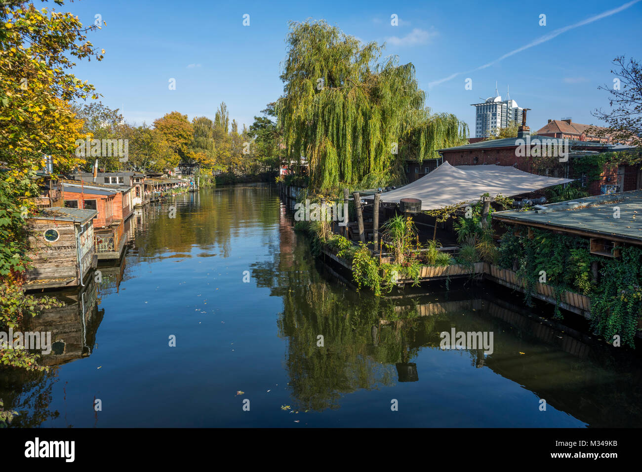 Restaurant Freischwimmer und Club der Visionaere im Flutgraben, Berlin 2017. Stockfoto