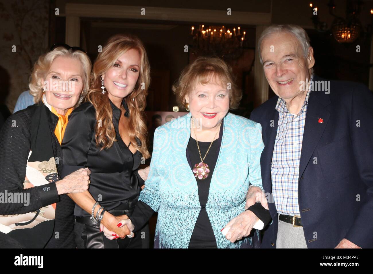 Suzanne Lloyd, Tracey Bregman, Lee Bell, John anwesend für Tracey Bregman 35th Jahrestag AUF DEN JUNGEN UND DIE RASTLOSEN, CBS TV City, Los Angeles, CA Februar 2, 2018. Foto von: Priscilla Grant/Everett Collection Stockfoto