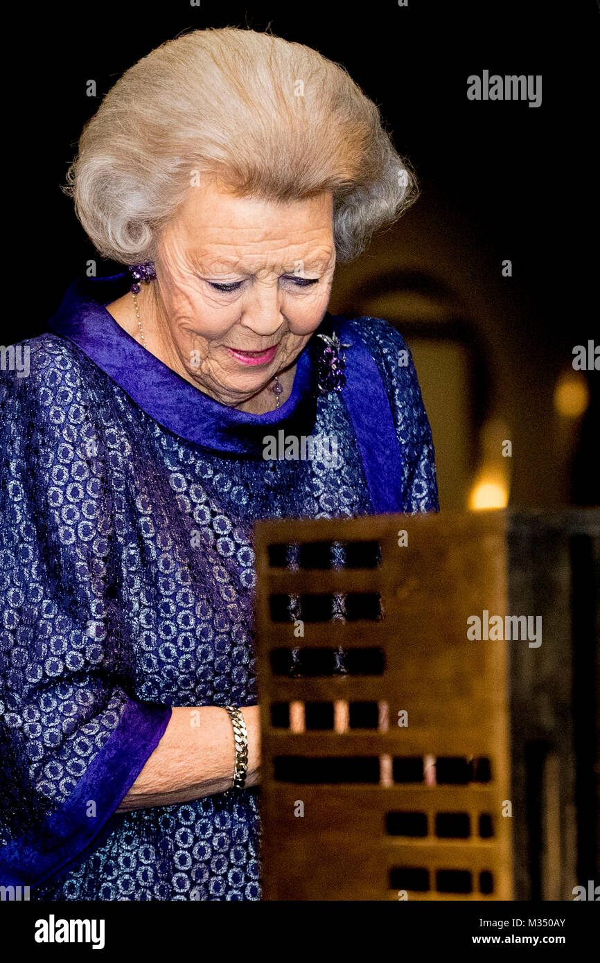 Den Haag, Niederlande. 09 Feb, 2018. Prinzessin Beatrix der Niederlande eröffnet die Ausstellung Utopia von Designer Andre Volten in Museum Beelden aan Zee in Den Haag, Niederlande, 9. Februar 2018 - Point de Vue, - KEINE LEITUNG SERVICE · Credit: Patrick Van Katwijk/niederländischen Foto Presse/dpa/Alamy leben Nachrichten Stockfoto