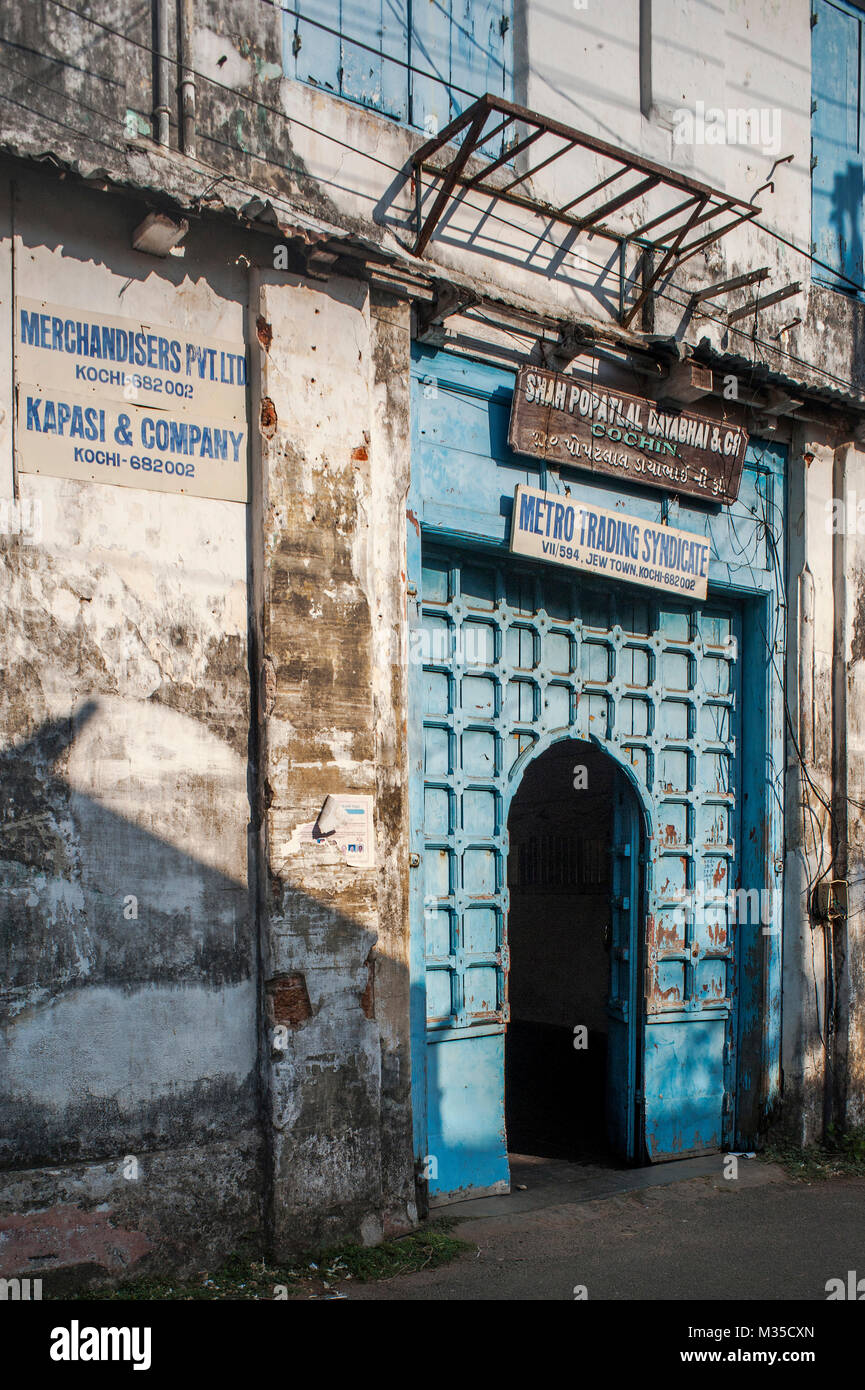 Alte Tür in Jude Stadt, Kochi, Kerala, Indien, Asien Stockfoto