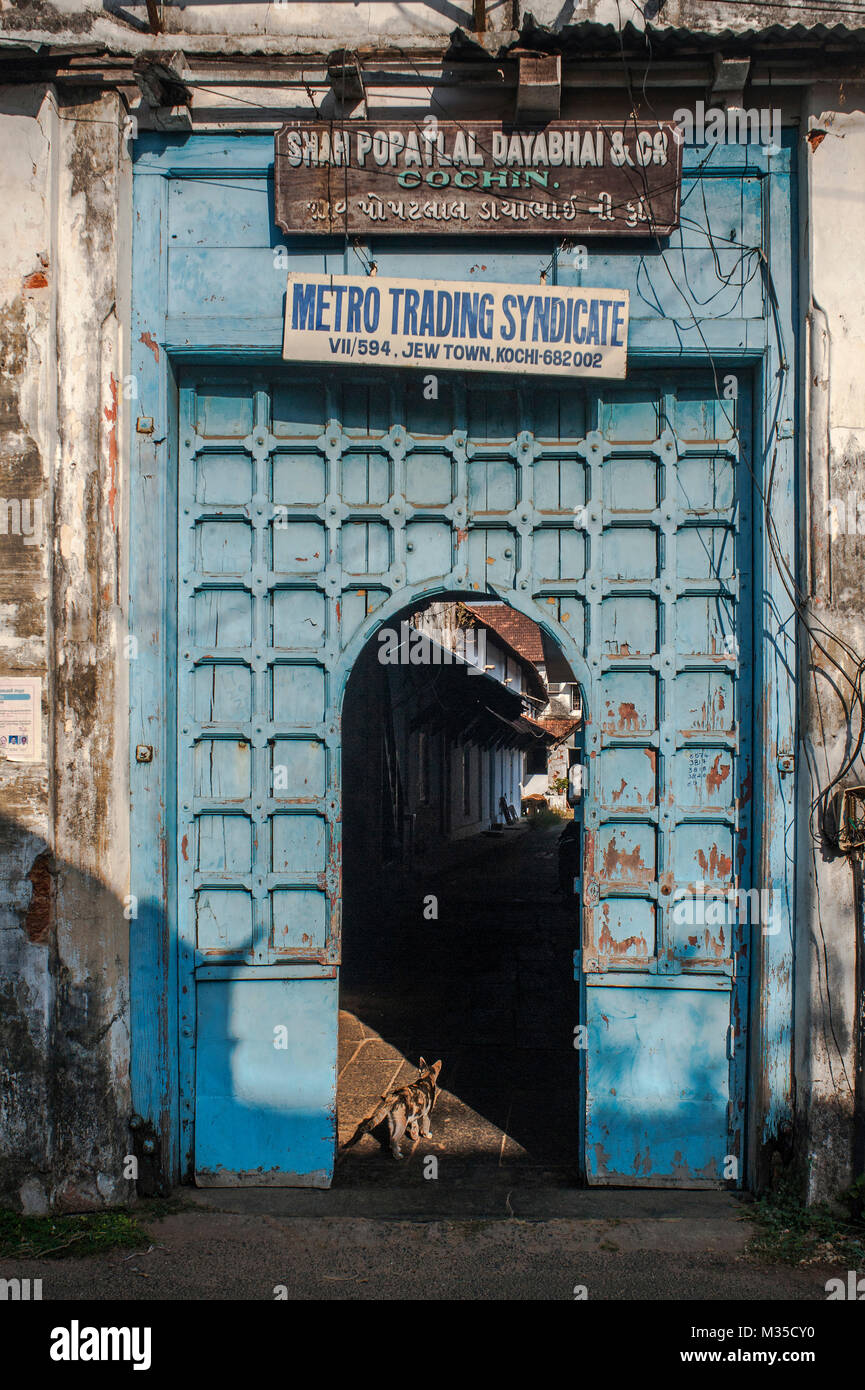 Alte Tür in Jude Stadt, Kochi, Kerala, Indien, Asien Stockfoto