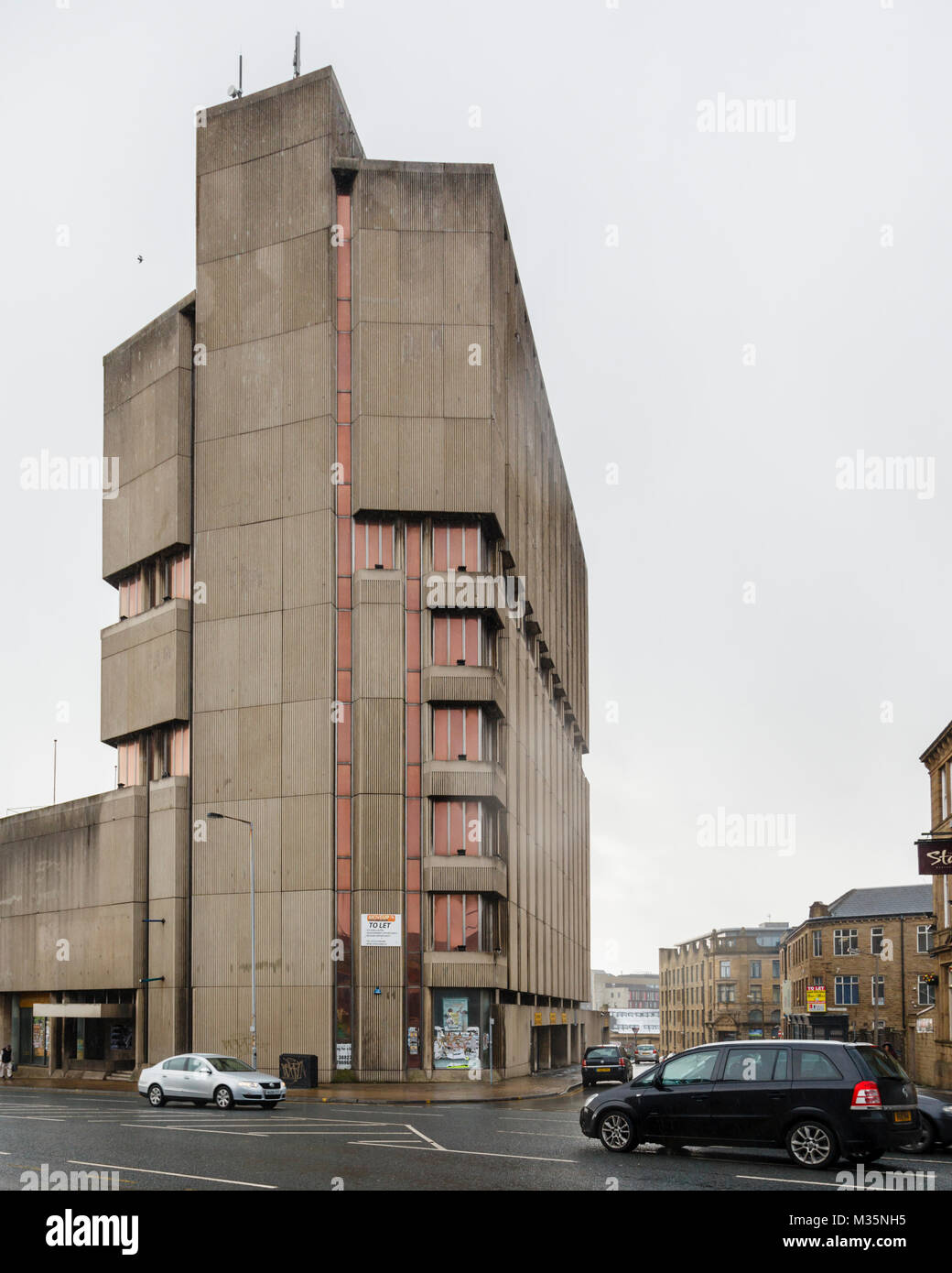 Das West Yorkshire Building Society Office Block leer geblieben ist und für Jahrzehnte im Stadtzentrum von Bradford, West Yorkshire Stockfoto