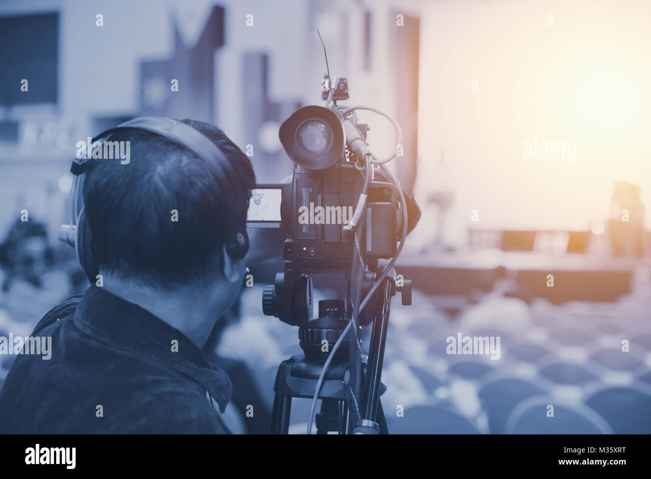 Kameramann Video Produktion professionelle und HD4K Broadcast Recording auf Aufgabe. Stockfoto