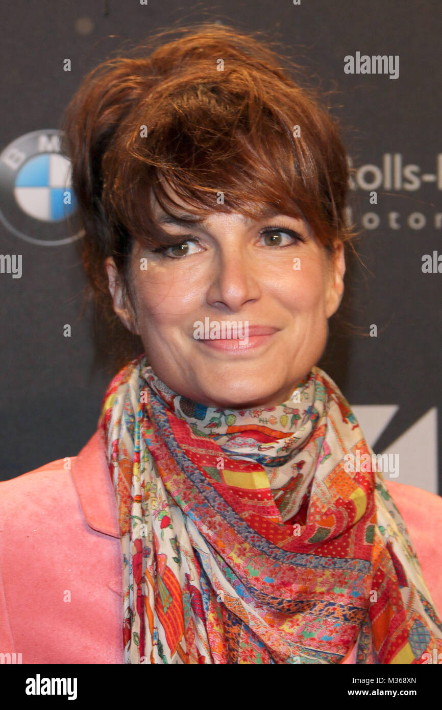 Alexandra kamp where Fotos und Bildmaterial in hoher Auflösung