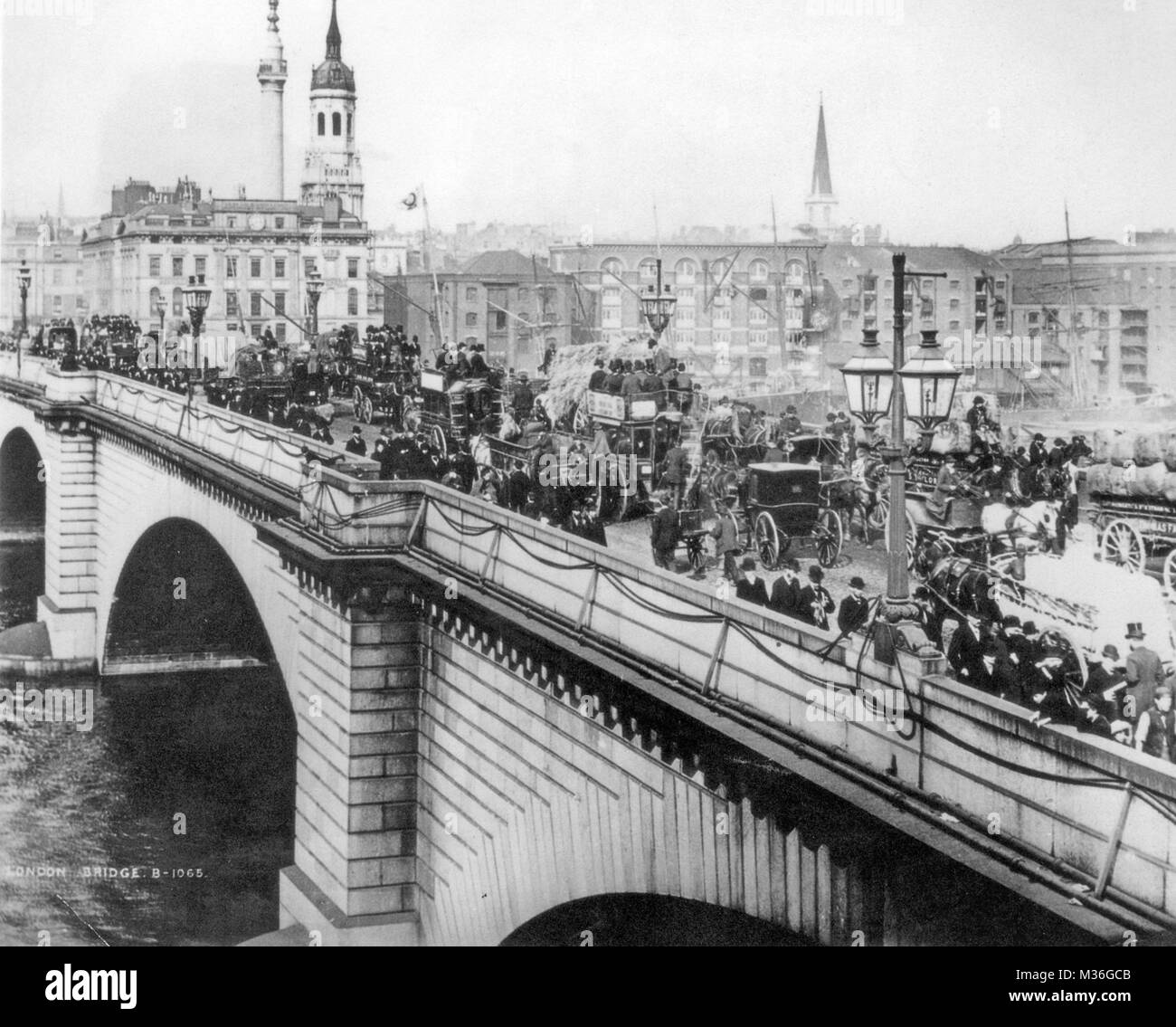 LONDON BRIDGE Verkehr um 1905 Stockfoto