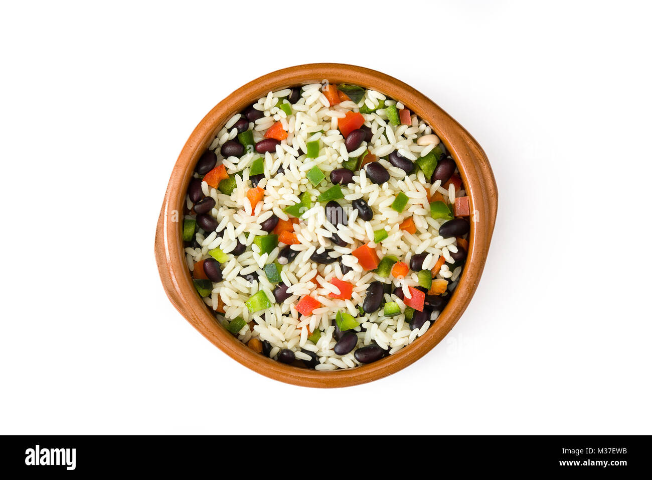 Traditionellen kubanischen Reis, schwarzen Bohnen und Paprika auf weißem Hintergrund. Moros y Cristianos. Stockfoto