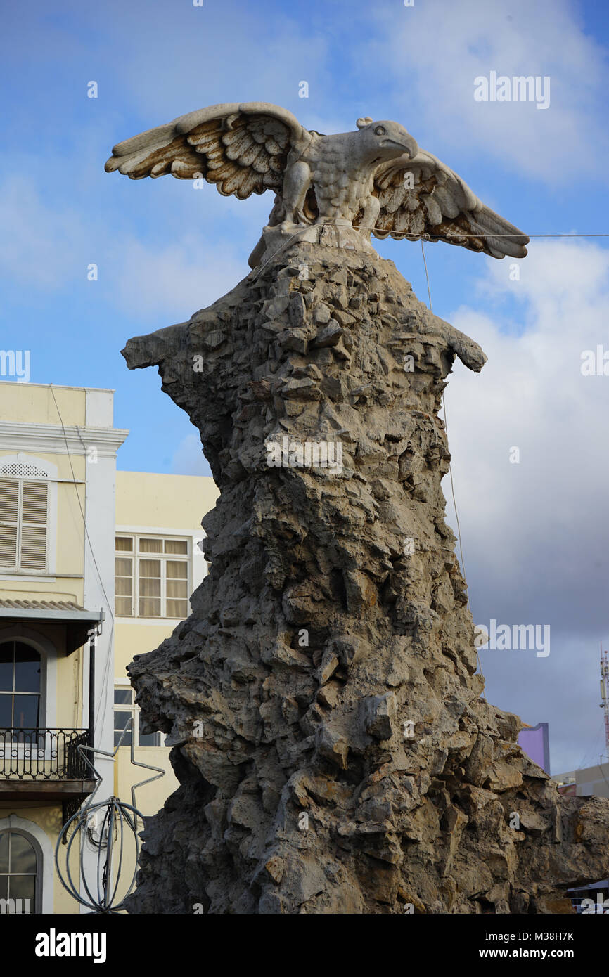 Statue eines Adlers, Àguia do Mindelo, Mindelo, Sao Vicente, Kap Verde, Afrika, Denkmal für die erste Überquerung des Südatlantik Stockfoto