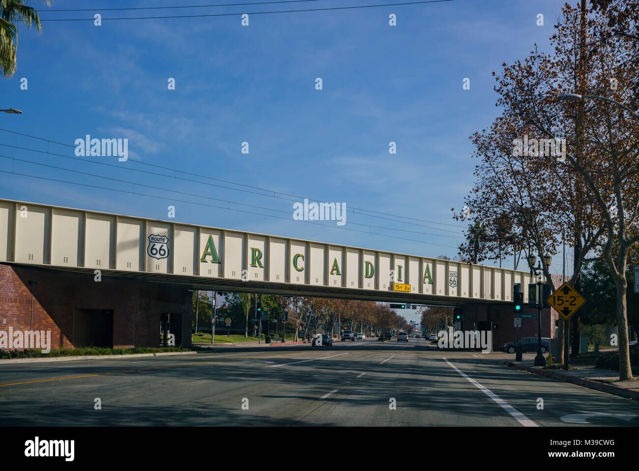 Los Angeles, Jan 7: Große Zeichen von Arcadia und historischen 66 Straße am Jan 7, 2018 in Los Angeles, Kalifornien Stockfoto