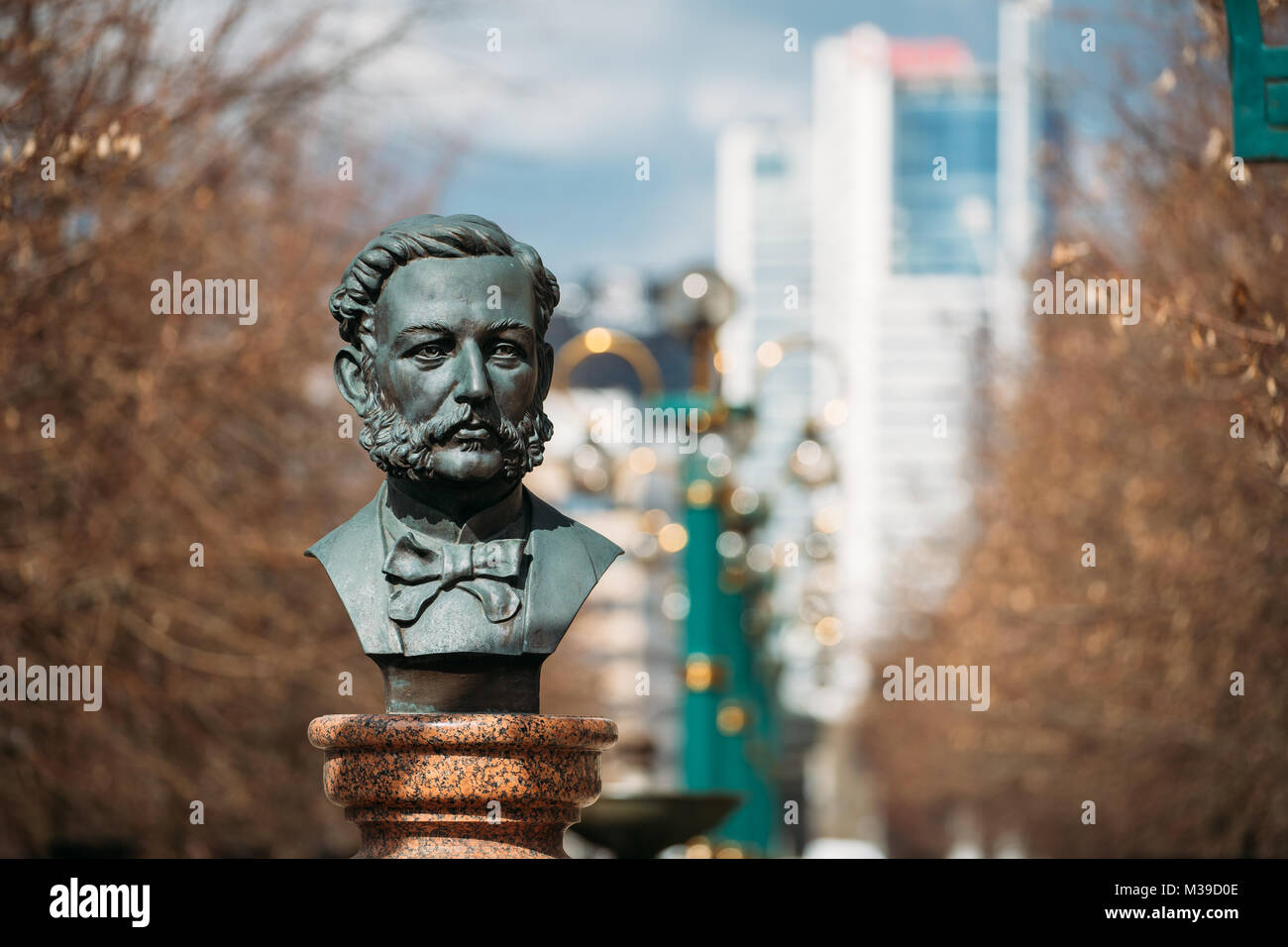 Minsk, Weißrussland. Denkmal Henry Dunant ist Schweizer Geschäftsmann und Sozialaktivist, Gründer des Roten Kreuzes und der erste Empfänger des Friedensnobelpreises. Stockfoto