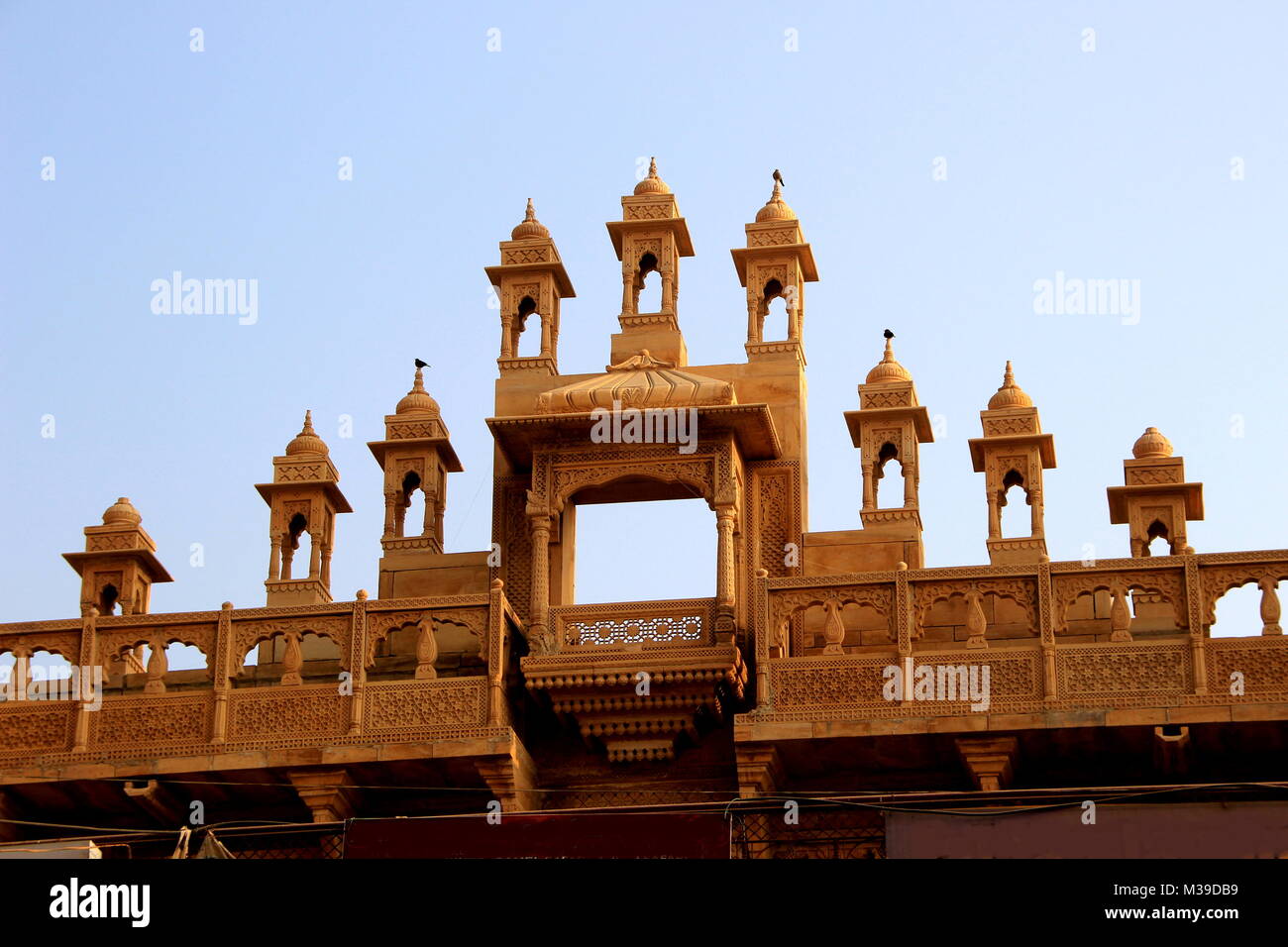 Attraktive, oben Vordach von einem Gebäude in der Nähe von Jaisalmer Fort in Jaisalmer, Rajasthan, Indien, Asien Stockfoto