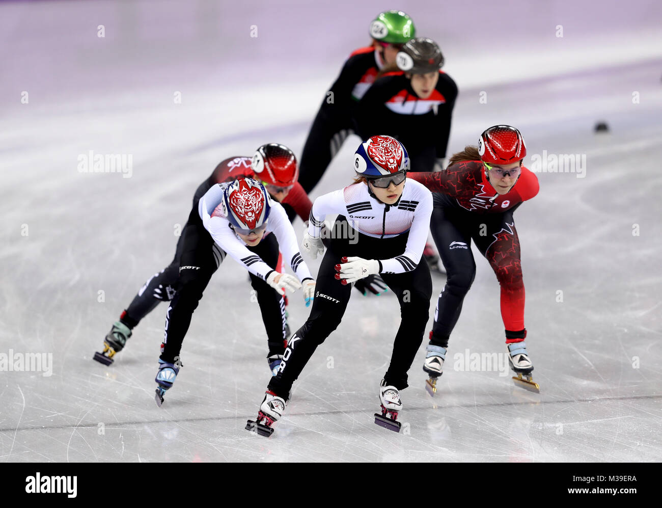 Republik Korea Minjeong Choi und Yubin Lee bei den Frauen 3000 m Short Track Relais Wärme während des Tages eine der Olympischen Winterspiele 2018 PyeongChang in Südkorea. Stockfoto