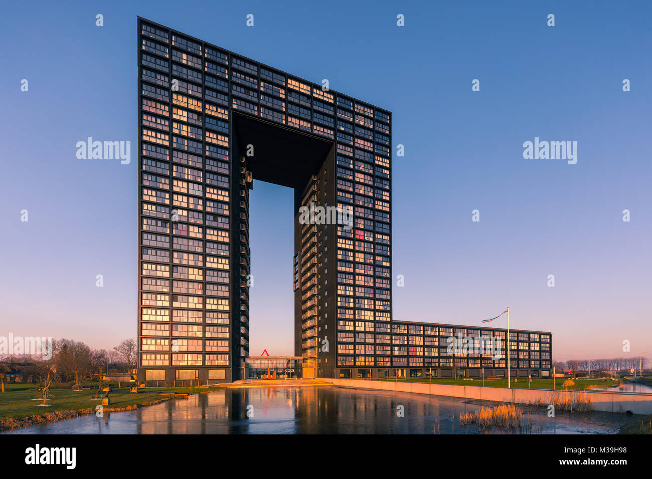 Moderne holländische Architektur, die Tasman Turms in der Stadt Groningen, Niederlande Stockfoto