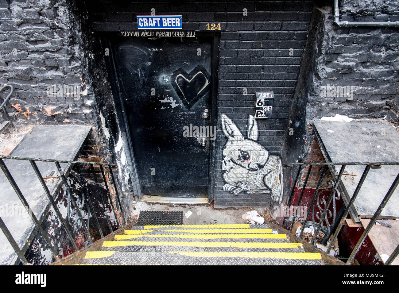 Kaninchen-Club, Handwerk Bier Bar, Manhattan, New York. Stockfoto