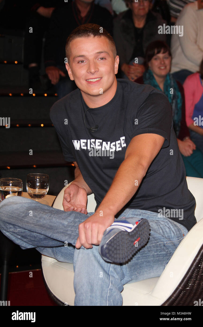 Aaron Troschke ( Aaron Troschke (