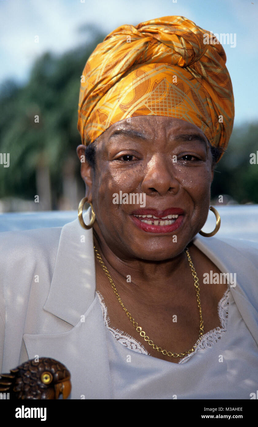 Schwarzer amerikanischer Autor und Dichter Maya Angelou im September 30 1999 fotografiert. Quelle: Walter McBride/MediaPunch Stockfoto