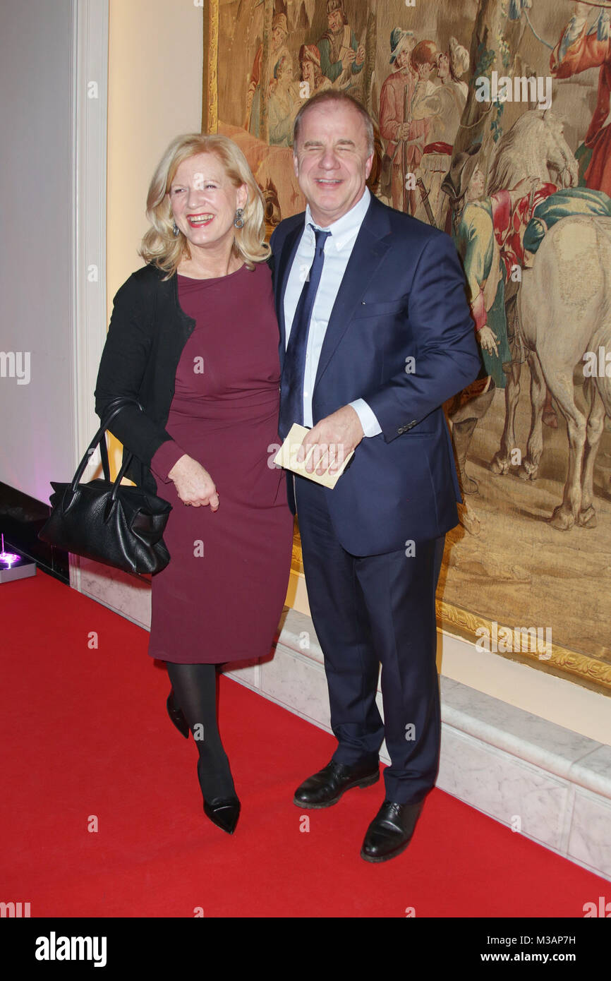 Stilvolle Hubertus Meyer Burckhardt Frau Bilder